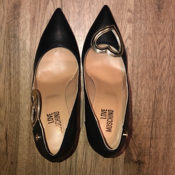 Moschino Shoes - NEW!! HP 🥳🥳🥳Love ❤️ Moschino Peace &Love Pumps